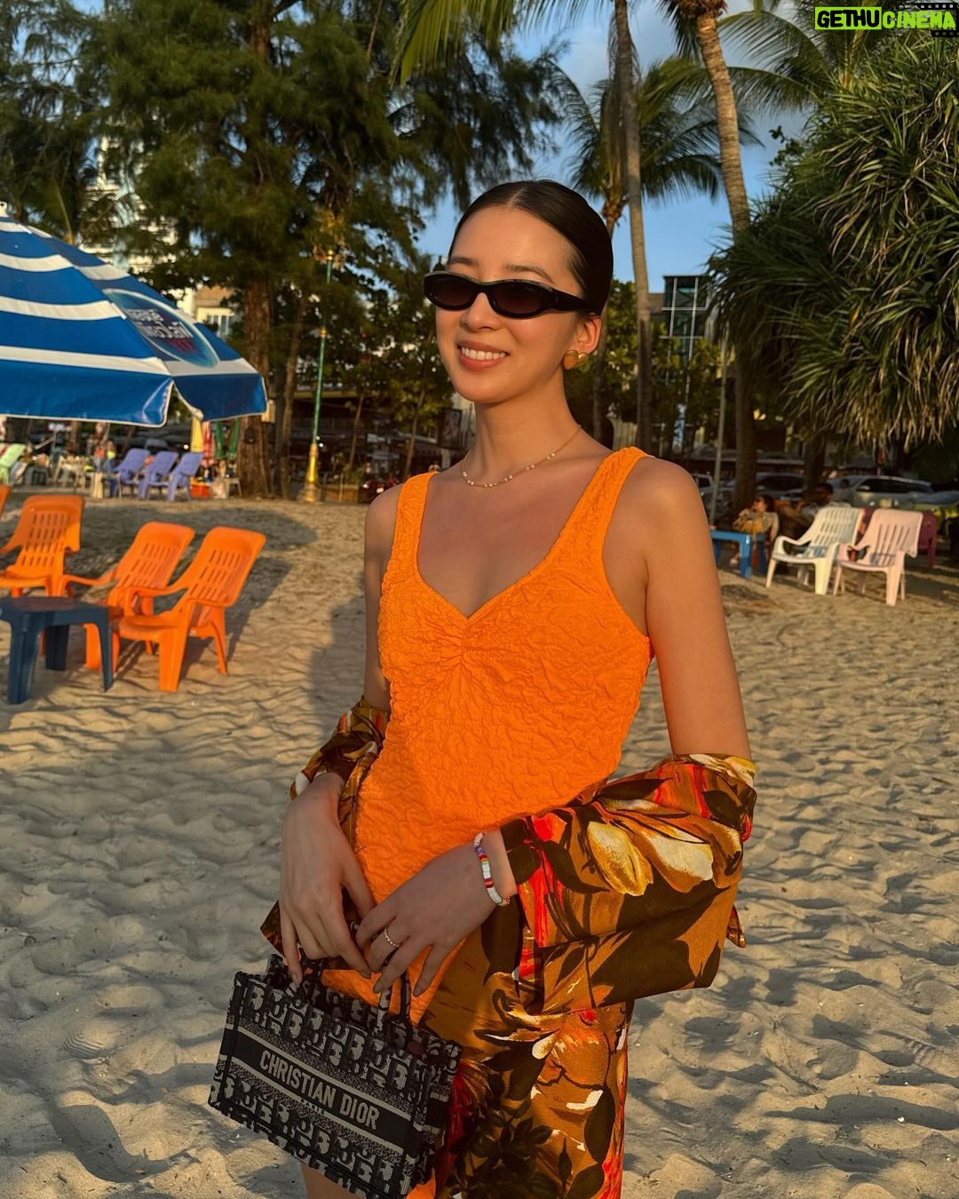Irene Kim Instagram - good times & tan lines๐๐๐บ