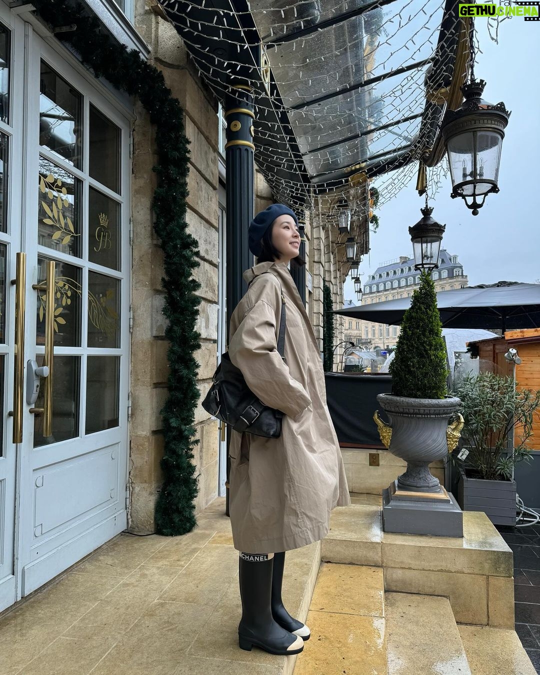 Irene Kim Instagram - 코지코지 보르도 🍷🎄🌦️🤍 Bordeaux, France
