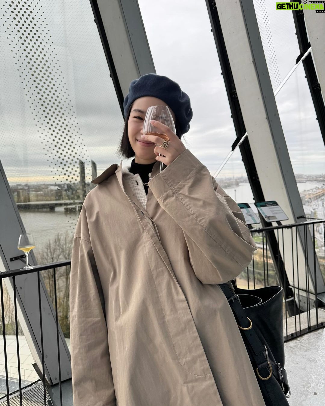 Irene Kim Instagram - 코지코지 보르도 🍷🎄🌦️🤍 Bordeaux, France