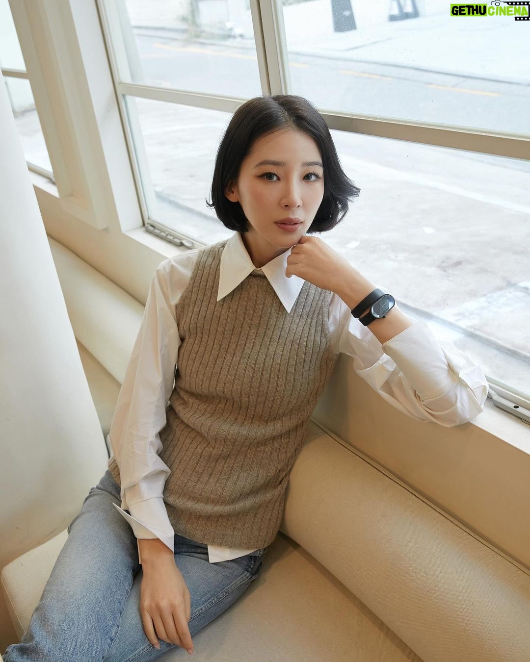 Irene Kim Instagram - Casual cool🤍 @ferragamo #ę´‘ęł #Ferragamotimepieces