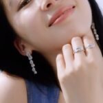 Irene Kim Instagram - Moments with @FredJewelry has me feeling lucky 💙✨ #Ad #ChanceInfinie #LuckIsOnYourSide