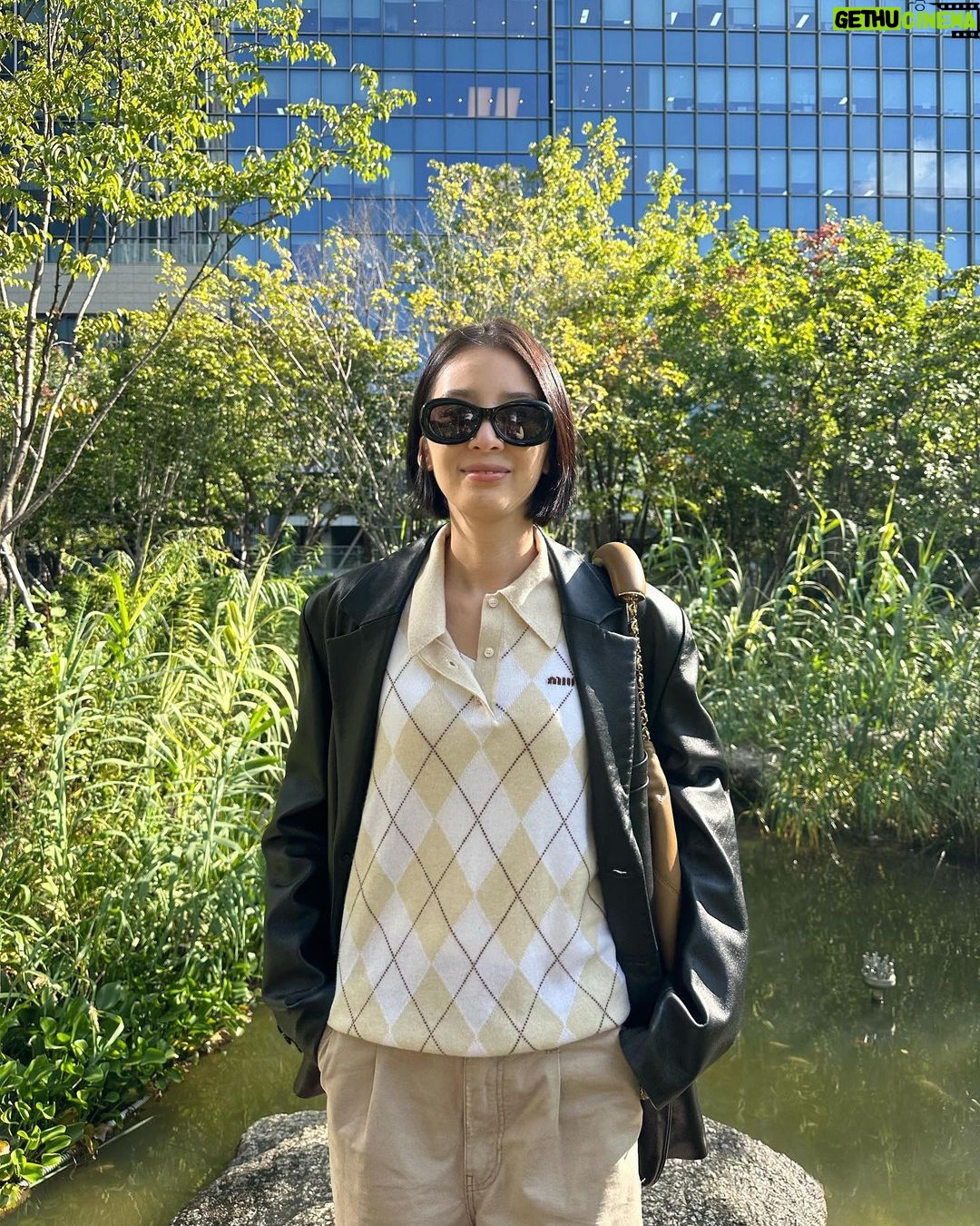 Irene Kim Instagram - 센트럴파크 아니구…역삼동 나들이🥰🌞🌿 Seoul, Korea