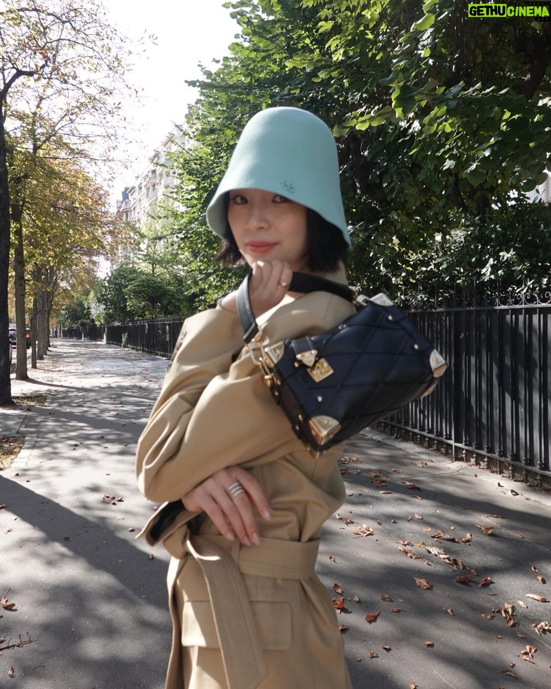 Irene Kim Instagram - Fall in Paris is so special đđ #ę´ęł @louisvuitton Paris, France