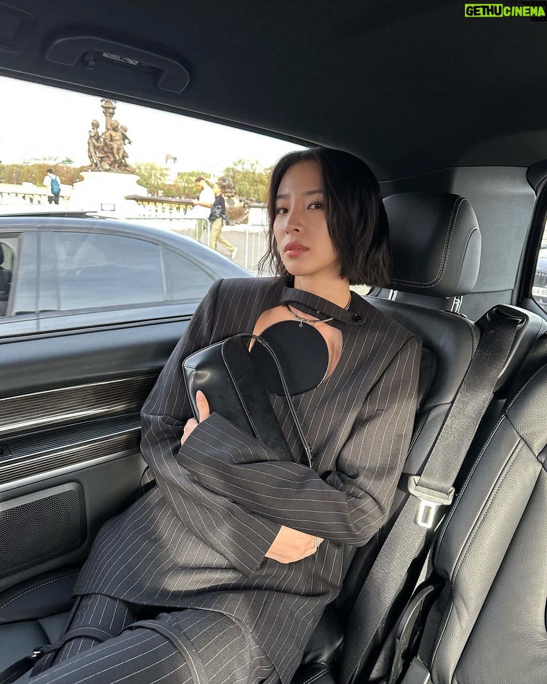 Irene Kim Instagram - This is a @courreges suit 🖤🌑 Paris, France