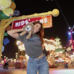 Iris Mittenaere Instagram - You ll find me where I belong : The Kids zone 🧸 Donc mon nouveau pote est un paresseux 🦥 on lui donne quoi comme nom ?! je dead de @diegoelglaoui blasé face à moi en folie 😂 Global Village