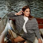 Iris Mittenaere Instagram - J-10 ! Je vous dévoile en exclu des premières images de la campagne 🤫 mais attention, tous les looks de ma collection avec @morgandetoiofficiel ne sont pas encore là 😄😄 Alors ? hâte de voir le reste ? #IrisMittenaereXMorgan