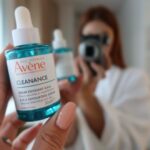 Iris Mittenaere Instagram – Real skin 🫶🏻
Ma peau et moi, ça n’a pas toujours été une histoire d’amour .. surtout après avoir arrêté la pilule, l’acné hormonale a débarqué sans prévenir . @avene m’a toujours accompagné lorsque ma peau en avait besoin, et si je suis en paix avec ma peau aujourd’hui c’est notamment grâce à ce sérum cleanance. Anti imperfection & effet peau neuve en 10j. Il entre dans mes indispensables 🫶🏻

Merci Avene de me laisser la liberté de choisir, de tester en avant première et d avoir une super team qui m’aide à me sentir bien dans ma peau 🫶🏻