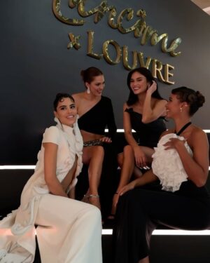 Iris Mittenaere Instagram - Catching up with my louvres, I mean loves 🫶🏼

@irismittenaeremf
@gutierrezary
@floracoquerel

#Lancome #LancomexLouvre
#BeautylsALivingArt @museelouvre