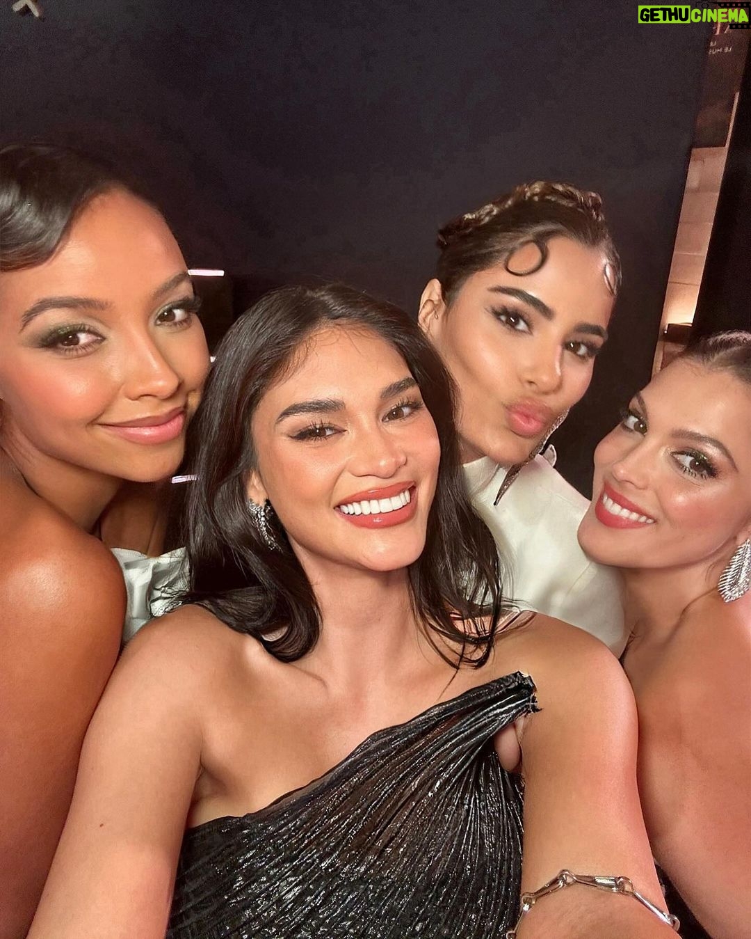 Iris Mittenaere - 306.6K Likes - Catching up with my louvres, I mean loves 🫶🏼
@irismittenaeremf
@gutierrezary
@floracoquerel
#Lancome #LancomexLouvre
#BeautylsALivingArt @museelouvre
