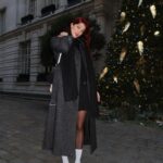 Iris Mittenaere Instagram - Unposted from London 2023 @rosewoodlondon 🫶🏻☎️ D’ailleurs enjoy les dernières photos avec mes cheveux rouge 😂 Publicité - invitation Rosewood London