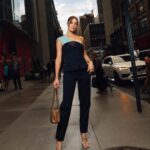 Iris Mittenaere Instagram - Back in my favorite 🍎 New York Fashion Week. Ready for the @toryburch show 🫶🏻 Photos @tiziano.raw le best Manhattan, New York