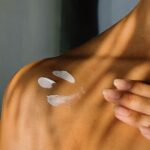 Iris Mittenaere Instagram - Profiter de l’été sans aucuns soucis avec ma cicalfate @avene. C’est ma crème S.O.S pour toutes les irritations de la peau, quand le soleil est un peu trop fort ou la barbe de monsieur un peu trop piquante 😂 Elle l’apaise, la répare immédiatement & crée un effet protecteur 🫶🏻 Publicité Ios, Greece