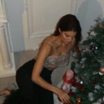 Iris Mittenaere Instagram - Alors je garde ou je vends ? Bon vous avez de la chance je vends tout sur mon compte @vinted ! Il est à vous dans 24h, follow me: irismtn. ( sur l’appli ou le site ) Vous pouvez aussi faire vérifier vos belles pièces de luxe sur l’application via la nouvelle option payante. Collaboration commerciale
