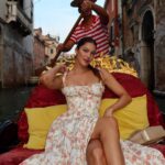 Iris Mittenaere Instagram - Venise en 2 mood 🌸 ou 👑 ? Venezia,Italy