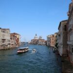 Iris Mittenaere Instagram - Venise en 2 mood 🌸 ou 👑 ? Venezia,Italy