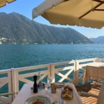 Iris Mittenaere Instagram - Lake Como vibes 🇮🇹🫶🏻 Vous préférez laquelle ?! La dernière c’est cadeau 🎁 😂 Villa d'Este - Lake Como