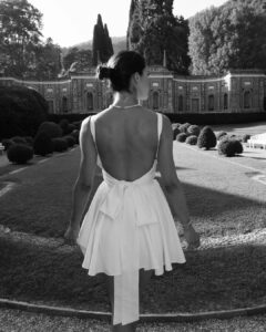 Iris Mittenaere Instagram - In my princess Era 🫶🏻 Vous moquez pas de ma coiffure de dos 😂 Villa d'Este - Lake Como
