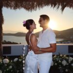Iris Mittenaere Instagram - Celebrating Love 💗 Comment utiliser le sublime décor de @superplanner pour faire un nouveau fond d’écran 😂🫶🏻 Félicitations @fionaelbaz & @sachaelbaz 🤍 c’est leur 9 eme mariage, ils se marient partout dans le monde 🥹#fionasachawedding Ios, Greece