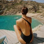 Iris Mittenaere Instagram - Last one explains why my face is always whiter than my body 😅😂 La dernière c’est ce pourquoi ma tête est toujours plus blanche que mon corps 😅😂 Ios, Greece