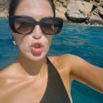 Iris Mittenaere Instagram - Last one explains why my face is always whiter than my body 😅😂 La dernière c’est ce pourquoi ma tête est toujours plus blanche que mon corps 😅😂 Ios, Greece