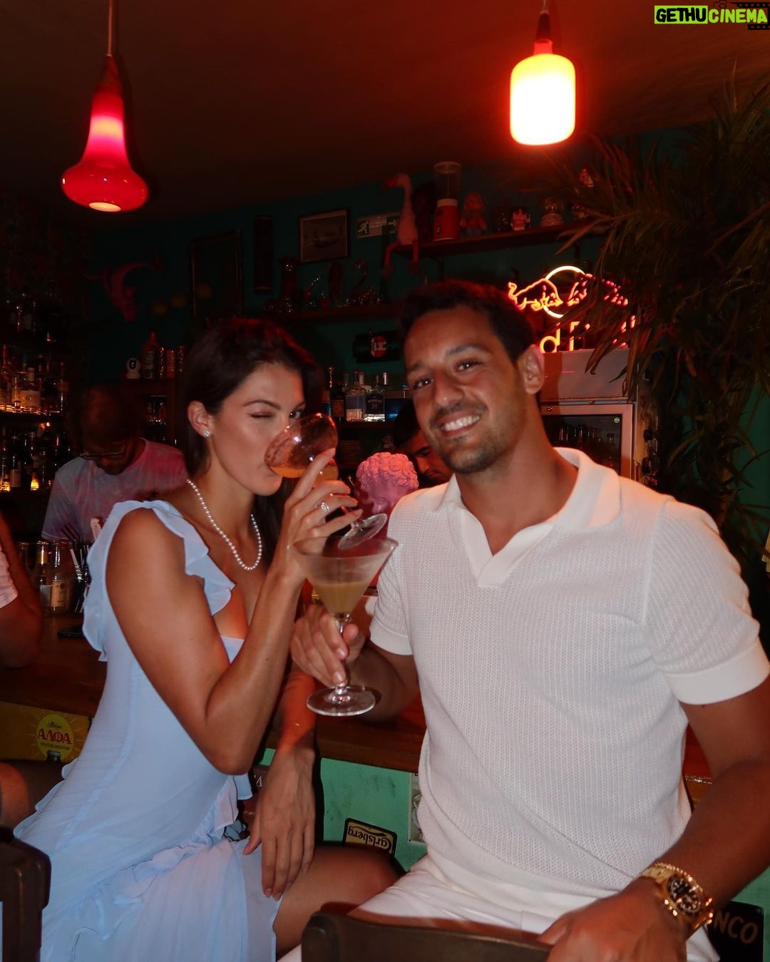 Iris Mittenaere Instagram - Ses cils je dead. Ios, Greece