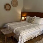 Iris Mittenaere Instagram - CONCOURS terminé ! voyage à Marrakech 🎁✈️ Vous avez adoré ce petit paradis … Alors nous avons décidé de vous offrir la chance de vivre ce séjour à vous aussi dans ce somptueux hotel 5 étoiles !! 2 piscines totalement différentes, des suites de 50m2 au jardin privatif vue piscine, et un réveil avec un petit déjeuner marocain 🤤😍 un rêve à gagner juste ici ! À gagner : -Vols aller retour pour 2 personnes ✈️ -4jours 3nuits au @domaine.des.remparts 🛏️ - suite deluxe 50m2 avec jardin privatif -Petits déjeuners offerts 🧇 -Transferts aéroport inclus Pour participer : -Me suivre & suivre @domaine.des.remparts -Taguer 2 amis en commentaire Vous pouvez participer autant de fois que vous le voulez ! Tirage au sort le 24 juillet 🍀 Dates à choisir toute l’année pendant 1an, excepté : - du 20/12 au 04/01 -octobre - avril. Collaboration commerciale Domaine des Remparts Hotel & Spa Marrakech