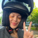 Iris Mittenaere Instagram - Life lately ✌️ Last one is my fav 🥔😂😂 et toi ? C’est laquelle ta préférée ?! Everywhere