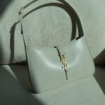 Iris Mittenaere Instagram - BIGGEST GIVEAWAY !! Worldwide 🫶🏻 DONE ✅ the winners received a Dm We've decided among girlfriends to spoil you and offer 6 lucky people the bag of their dreams!! 🎁👜 Participating is super easy!! * Follow @irismittenaeremf * Follow @piawurtzbach * Tag 2 friends in the comments and mention the bag you want. You can enter as many times as you want for each bag! It's unlimited 😄 Draw on 14/07 Good luck! 🍀 BIG CONCOURS !! On a décidé entres copines, de vous gâter et d’offrir à 6 personnes le sac de leurs rêves !! 🎁👜 Pour participer c’est ultra simple !! •Suis @irismittenaeremf •Suis @piawurtzbach •Tague 2 amis en commentaire en mettant le sac que tu veux Tu peux participer autant de fois que possible pour chaque sac ! C’est illimité 😄 Tirage au sort le 14/07 Bonne chance 🍀 Cannes