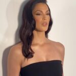 Iris Mittenaere Instagram – This or that ? Red or nude ? 💋