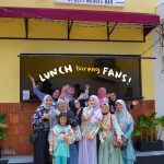 Irish Bella Instagram - Alhamdulillah bisa kumpul dan ajak fans makan mie favorit aku 😍 @boxmie Dan sebentar lagi kita akan menjalani ibadah di bulan suci Ramadhan 🫶🏻 Siapa yang udah gak sabar buka bersama keluarga dan teman?? Wajib banget cobain bukber di Boxmie karena banyak varian menu yang pasti enak dan porsinya bikin kenyang ✨ Buat yang bingung @boxmie ada dimana aja, aku spill yaaa .. 📍Gading Serpong 📍Kebon Jeruk 📍Hj Nawi 📍Thamrin 📍Cibubur 📍Tj Duran 📍Jogja 📍Flamboyan