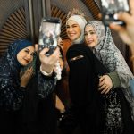 Irish Bella Instagram - Alhamdulillah, bisa menjadi bagian dari @arinnahijab_official dengan berbagai karya dress muslimah brand lokal yang cantik ✨ Happy 1st Anniversary @arinnahijab_official 🩷 Headpiece @monliesmade MUA @zicoco.imam