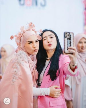 Irish Bella Instagram - My Loves, these are the figures of a Wonder Woman💕

EO & Decorator : @redberryincreate 
Event Planner : @redberryincreate  @erniaredberry @deoriyantoo 
Makeup: @erniaredberry 
Dress : @dhouseofluxury
Suit : @dikhasigitfashion . @dikha_sigit 
Headpiece : @monliesmade
Venue : @shelavie.grandballroom , @la.glasshouse @sheilalesmana
Entertainment & Show Management : @deoriyantoo @deoentertainmentindonesia
Live streaming : @Praya.visual
Lighting: @juns_lighting 
Photography : @sudutputih.mo @fahri_frpotret
Videographer : @aaproductions.id 
Florist & set decoration table : @memulaicerita 
Usher: @beauty_usher
Doorprize Decoration : @seserahan_by_rosearbor
Invitation Website : @kondangankuy.online 
Photobooth : @mono.photobooth
Playground: @emily_toysrental
Painting : @facepainting_jakarta
Digital registration: @bukutamudigital_kurvasoft
Dance Show : @fdcrew 
Guest book audio: @phoneafriend.co 
Hampers : @anaria_souvenir 
Hampers Bag : @jimshoneyoffc 
Hampers Cookies : @jnccookies
Hampers : @lovessemprong_official 
Hampers Scarf : @erlyssa.id

FnB:
Bakso : @Bakso Iyish 
Mochi : @pipikupenuh
Bbq : @unlockedbbq
Chocolate : @chocolatefountain88
Ice cream : @paletaswey
Stall Minuman : @teguk.indonesia
Popcorn : @jollytimeindonesia
Nasi Box : @sarasa.id
Nasi Bento : @ikibento
Stall : @vittoriaweddingservices 
Brownies : @mbun.id 
Cookies : @doublejokitchen