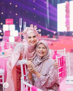 Irish Bella Instagram - My Loves, these are the figures of a Wonder Woman💕

EO & Decorator : @redberryincreate 
Event Planner : @redberryincreate  @erniaredberry @deoriyantoo 
Makeup: @erniaredberry 
Dress : @dhouseofluxury
Suit : @dikhasigitfashion . @dikha_sigit 
Headpiece : @monliesmade
Venue : @shelavie.grandballroom , @la.glasshouse @sheilalesmana
Entertainment & Show Management : @deoriyantoo @deoentertainmentindonesia
Live streaming : @Praya.visual
Lighting: @juns_lighting 
Photography : @sudutputih.mo @fahri_frpotret
Videographer : @aaproductions.id 
Florist & set decoration table : @memulaicerita 
Usher: @beauty_usher
Doorprize Decoration : @seserahan_by_rosearbor
Invitation Website : @kondangankuy.online 
Photobooth : @mono.photobooth
Playground: @emily_toysrental
Painting : @facepainting_jakarta
Digital registration: @bukutamudigital_kurvasoft
Dance Show : @fdcrew 
Guest book audio: @phoneafriend.co 
Hampers : @anaria_souvenir 
Hampers Bag : @jimshoneyoffc 
Hampers Cookies : @jnccookies
Hampers : @lovessemprong_official 
Hampers Scarf : @erlyssa.id

FnB:
Bakso : @Bakso Iyish 
Mochi : @pipikupenuh
Bbq : @unlockedbbq
Chocolate : @chocolatefountain88
Ice cream : @paletaswey
Stall Minuman : @teguk.indonesia
Popcorn : @jollytimeindonesia
Nasi Box : @sarasa.id
Nasi Bento : @ikibento
Stall : @vittoriaweddingservices 
Brownies : @mbun.id 
Cookies : @doublejokitchen