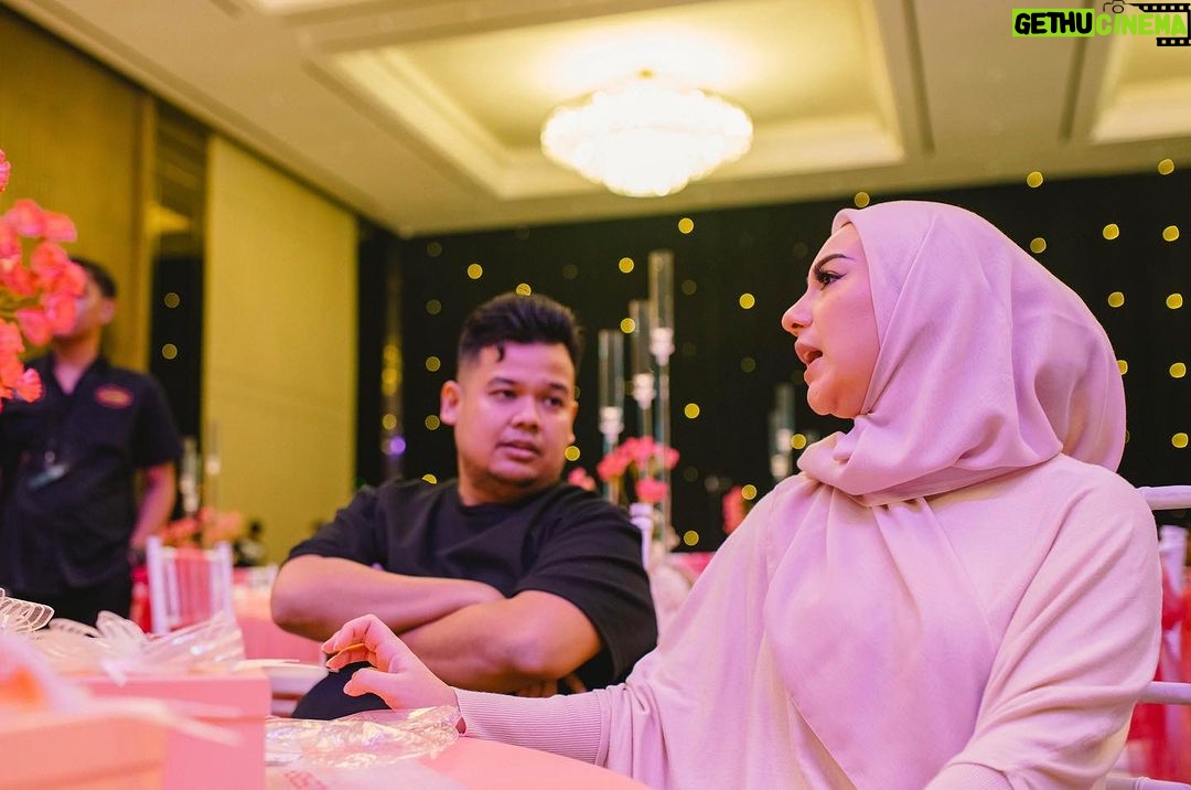 Irish Bella Instagram - Selalu bersyukur bisa punya teman baru yang punya the same “drive” as you do. Gak ngerti lagi ini orang punya energi dari mana, gak pernah kenal lelah. Thank you @deoriyantoo for all your hard work 🥹