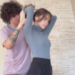 Isabella Moreira Instagram - Adoramos voltar no tempo junto com @brilhante_brasil. Nossas roupas estão com as cores mais vivas, como se fossem novas! Surpreenda-se com Brilhante. Gostaram de reviver nosso primeiro encontro com a gente? @halanalacerda #Brilhante #LookDoDia #DiaDosNamorados #Publi