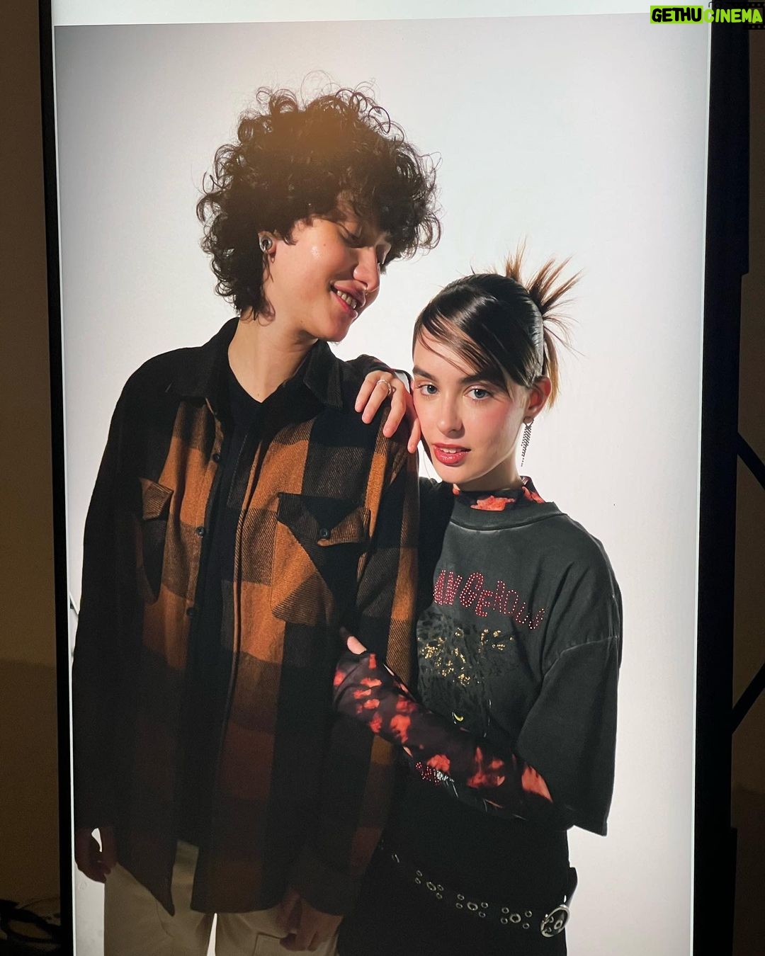 Isabella Moreira Instagram - Um pouco do backstage da campanha Dia do Amor @lojayoucom 🫶 nos chamaram pra falar sobre uma das linguagens do amor. Qual vocês chutam que é a nossa?
