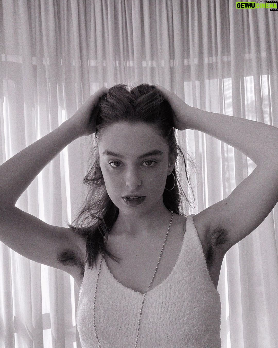 Isabella Moreira - 162.8K Likes - so so so good 💿🎞️☕️🌻✨☀️🍀
obrigada pelas fotos amor da minha vida, @halanalacerda