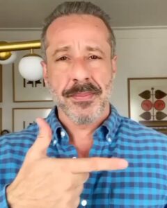 Isabella Moreira Instagram - descobri que alguns tem dúvida em relação ao meu posicionamento. como? eu não sei, mas fica ai meu orgulho de votar 13 nesse domingo com força #Lula2022