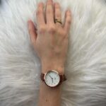Isabella Moreira Instagram - Meu fav @saintgermainbrand 🕰️✨ acho que não tiro esse relógio do pulso desde que chegou aqui em casa 😳 confesso que o que eu mais gosto, além da utilidade, é o design minimalista que combina com tudo! Se quiser garantir o seu aproveita que a black friday deixou os preços, que já são acessíveis, ainda melhores! Meu cupom é BELMOREIRA10 #Publi