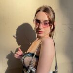 Isabella Moreira Instagram - pois é familia, sigo sem celular e por isso vocês estão fadados a ver todo meu rolo de câmera até eu recuperar o meu novo filho (celular) (Paris, 10.07.23)