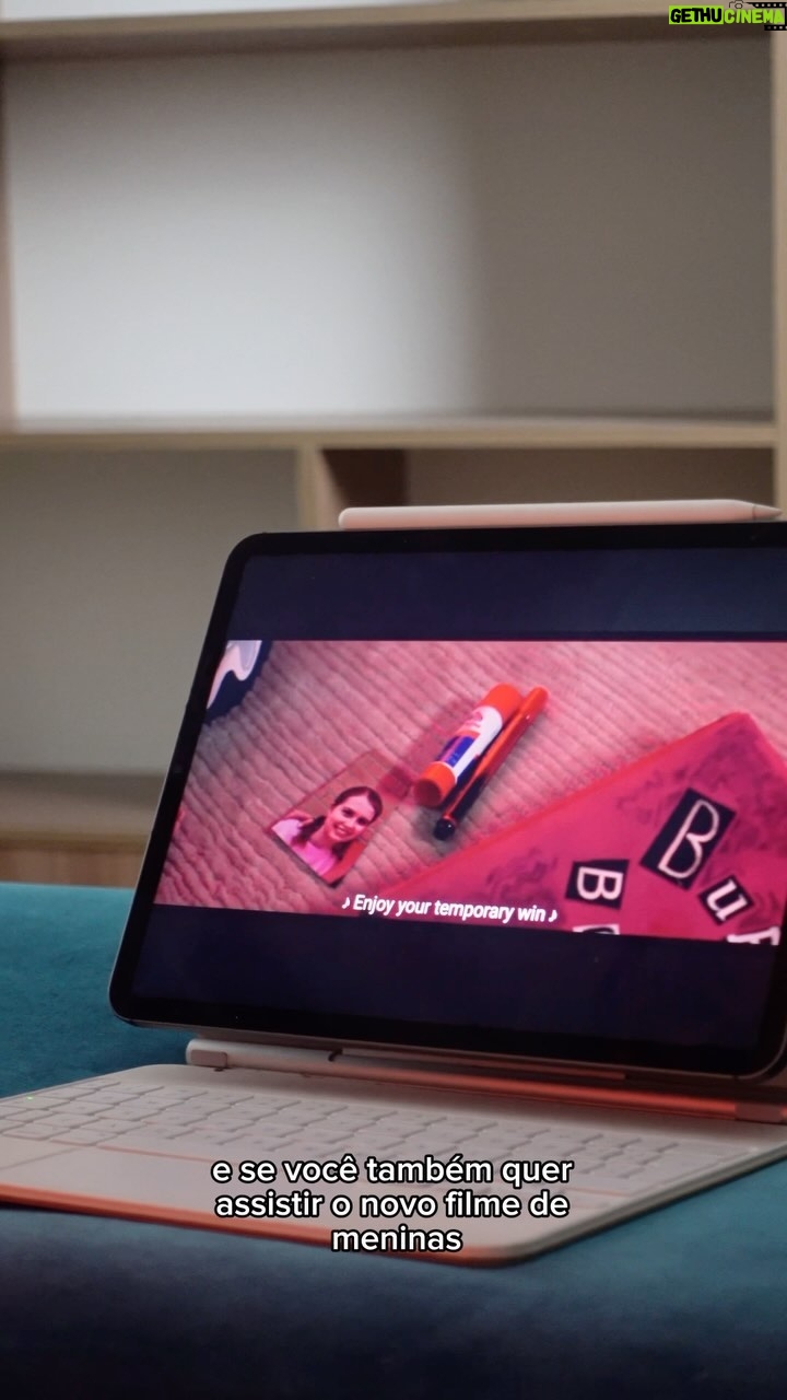 Isabella Moreira Instagram - Já estão sabendo da novidade? O novo filme de Meninas Malvadas finalmente chegou as plataformas streamings para compra e/ou aluguel! Eu tava esperando esse dia tinha tempos! To muito feliz de finalmente ter assistido esse musical que amo tanto! Se você também quer assistir no conforto da sua casa, você pode alugar ou comprar pela Apple Tv, Amazon Prime Vídeo, Google Play e Microsoft Vídeo. Está disponível apenas para aluguel na Claro TV+, Vivo Play e na Oi! Depois não esquece de me contar o que achou nos comentários! @paramounthomebr #meninasmalvadas #publi