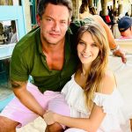 Isabella Santoni Instagram - Meu presente de 2023 💗 Henrique chegou quando eu nem esperava, quando eu mais queria ficar comigo, quando eu mais achava que a solidão era o que eu mais precisava… mal sabia eu que ele traria tudo que eu pedia ao universo, há anos. Uma proposta de vida à dois que me desafia e me vira do avesso. Chegou questionando todos os meus modus operandi e fazendo a menina dar espaço pra mulher. Sem amarras. Sem defesas. Sem controle. O amor pede entrega e confiança. E eu escrevo isso tudo pra dizer pra vocês não deixarem de acreditar no amor. Não se fecharem pro maior presente do mundo. Esse foi um ano que eu me aproximei muito de Deus. MUITO. Talvez da maior forma que já pude. Só desejo isso pra 2024: muita fé e muito amor. 🫶 Punta Del Leste - Uruguay