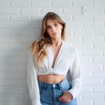 Isabella Santoni Instagram - Todos os dias, uma NIA diferente! ☀️🌊 Camisa Santorini com frete grátis pra todo Brasil, corre pro site e garanta a sua! ✨ Comente CAMISANIA pra receber uma mensagem minha! 😉 Rio de Janeiro, Rio de Janeiro