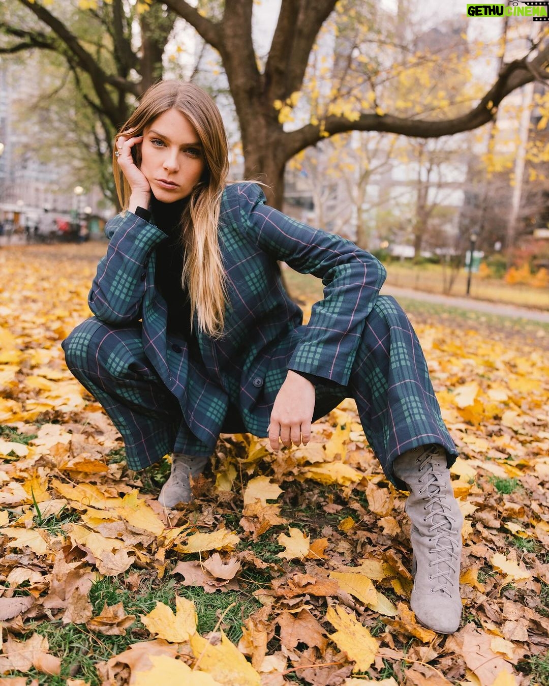 Isabella Santoni Instagram - Se essa não é a época mais linda de NY eu desconheço qual seja…✨🍁 Ainda mais com os cliques do @rodolfo #trip #nySe essa não é a época mais linda de NY eu desconheço qual seja…✨🍁 Ainda mais com os cliques do @rodolfosanchesfoto #trip #nycc NYC