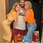 Isabella Santoni Instagram - Natal em família antecipado! 🎄 Amo muito vocês ❤️🥰