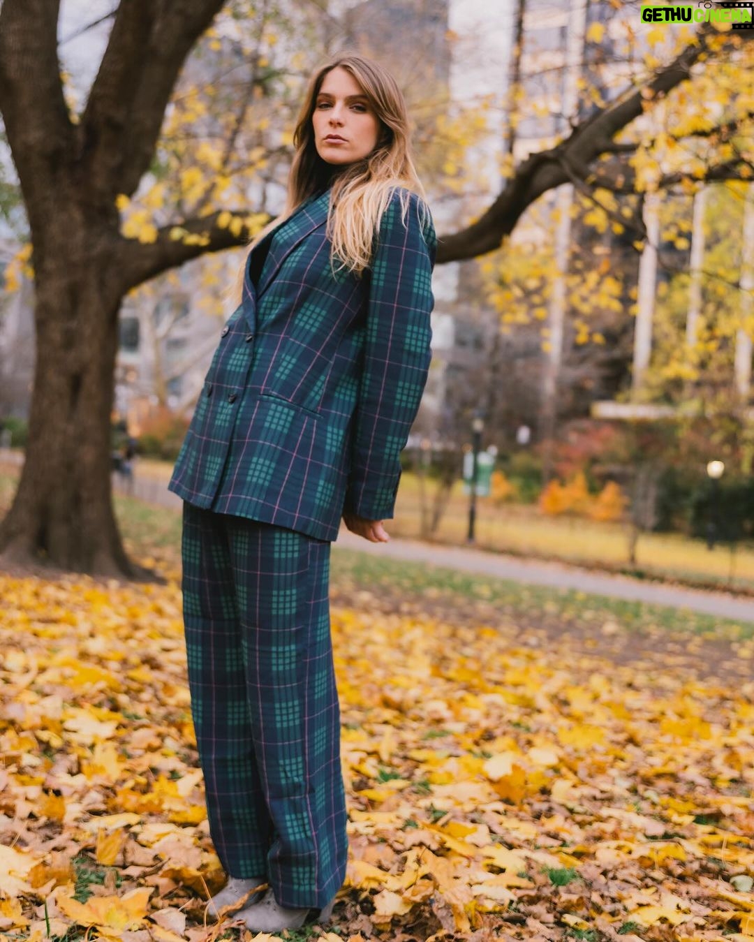 Isabella Santoni Instagram - Se essa não é a época mais linda de NY eu desconheço qual seja…✨🍁 Ainda mais com os cliques do @rodolfo #trip #nySe essa não é a época mais linda de NY eu desconheço qual seja…✨🍁 Ainda mais com os cliques do @rodolfosanchesfoto #trip #nycc NYC