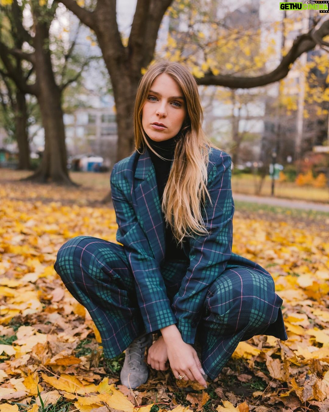 Isabella Santoni Instagram - Se essa não é a época mais linda de NY eu desconheço qual seja…✨🍁 Ainda mais com os cliques do @rodolfo #trip #nySe essa não é a época mais linda de NY eu desconheço qual seja…✨🍁 Ainda mais com os cliques do @rodolfosanchesfoto #trip #nycc NYC