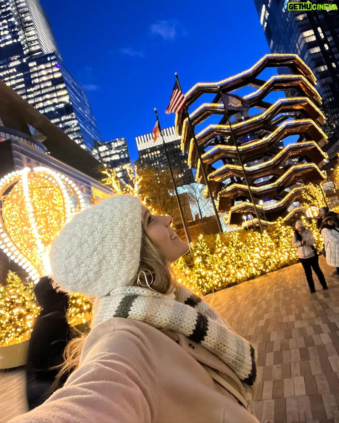 Isabella Santoni Instagram - Good times in ny 🍎 New York City