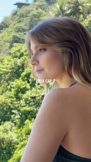 Isabella Santoni Instagram - Dia 7 de 2024 ✨ Domingão de sol, uma semana nesse novo ano! E aí, o que você fez? 😎 Por aqui, fomos surpreendidos e uma viagem adiada por motivos de saúde. Nada é por acaso se você souber olhar da melhor forma… Agradeça o que a vida envia 🙏❤️