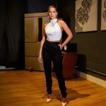 Isabella Santoni Instagram - Entre uma gravação e outra, pausa pra registrar o #OUTFIT…✨🤍 E aí, aprovado?